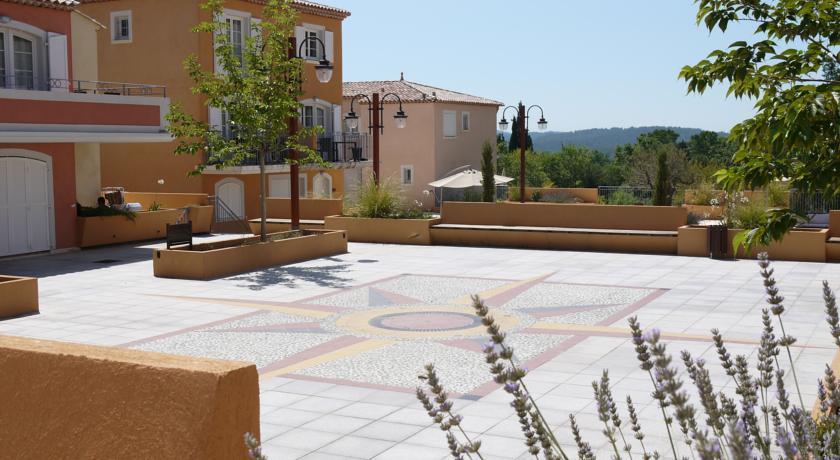 Appartement Dans Residence - Le Domaine De Camiole Callian  Exterior photo